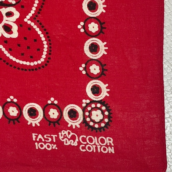 RARE pre-1952 ELEPHANT “TRUNK UP” BANDANA - Picture 2 of 3